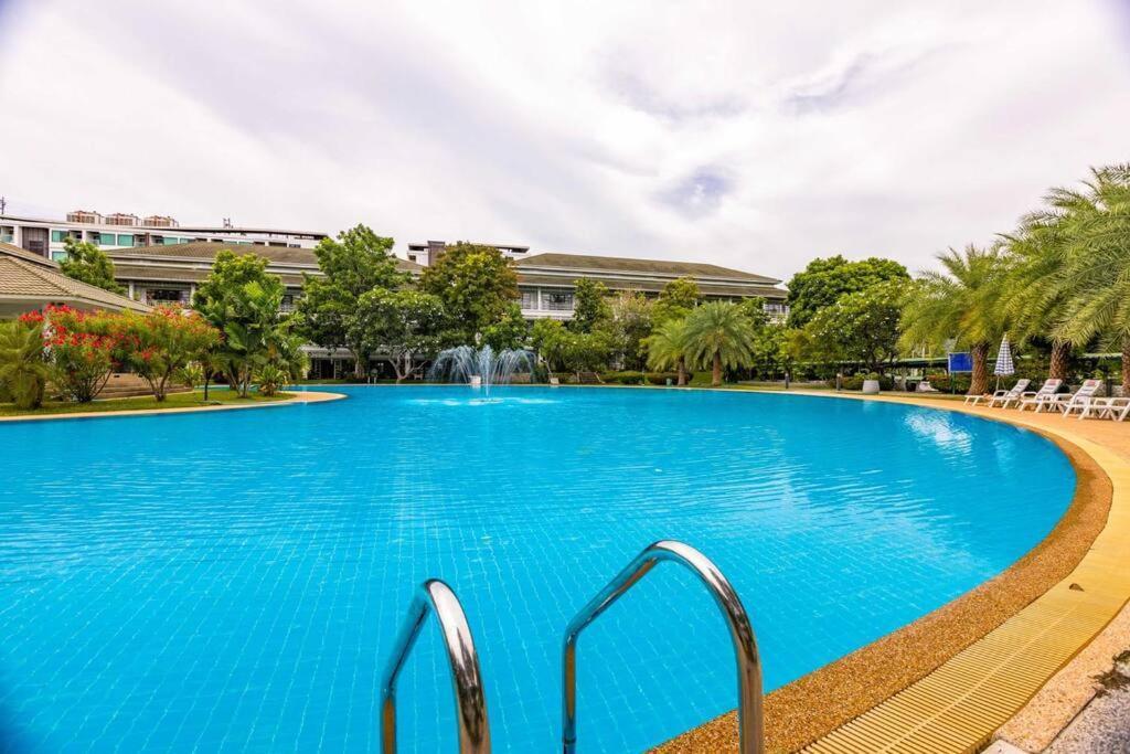 4 Bedroom Townhouse In Great Location! Hua Hin Exterior photo