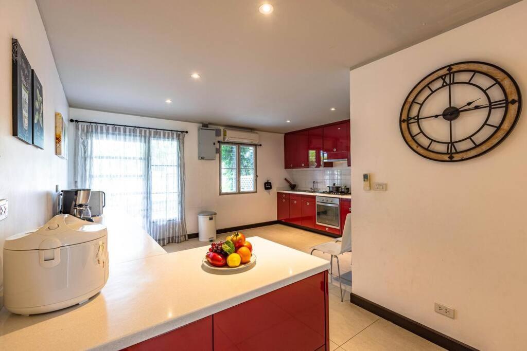4 Bedroom Townhouse In Great Location! Hua Hin Exterior photo