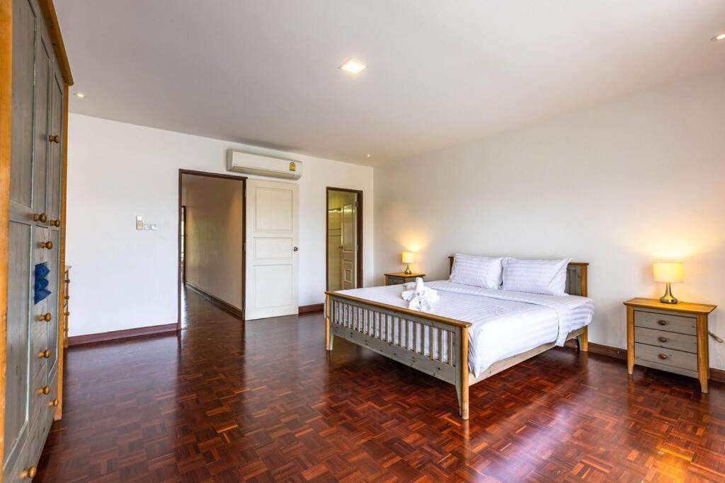4 Bedroom Townhouse In Great Location! Hua Hin Exterior photo