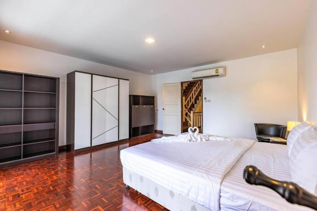 4 Bedroom Townhouse In Great Location! Hua Hin Exterior photo